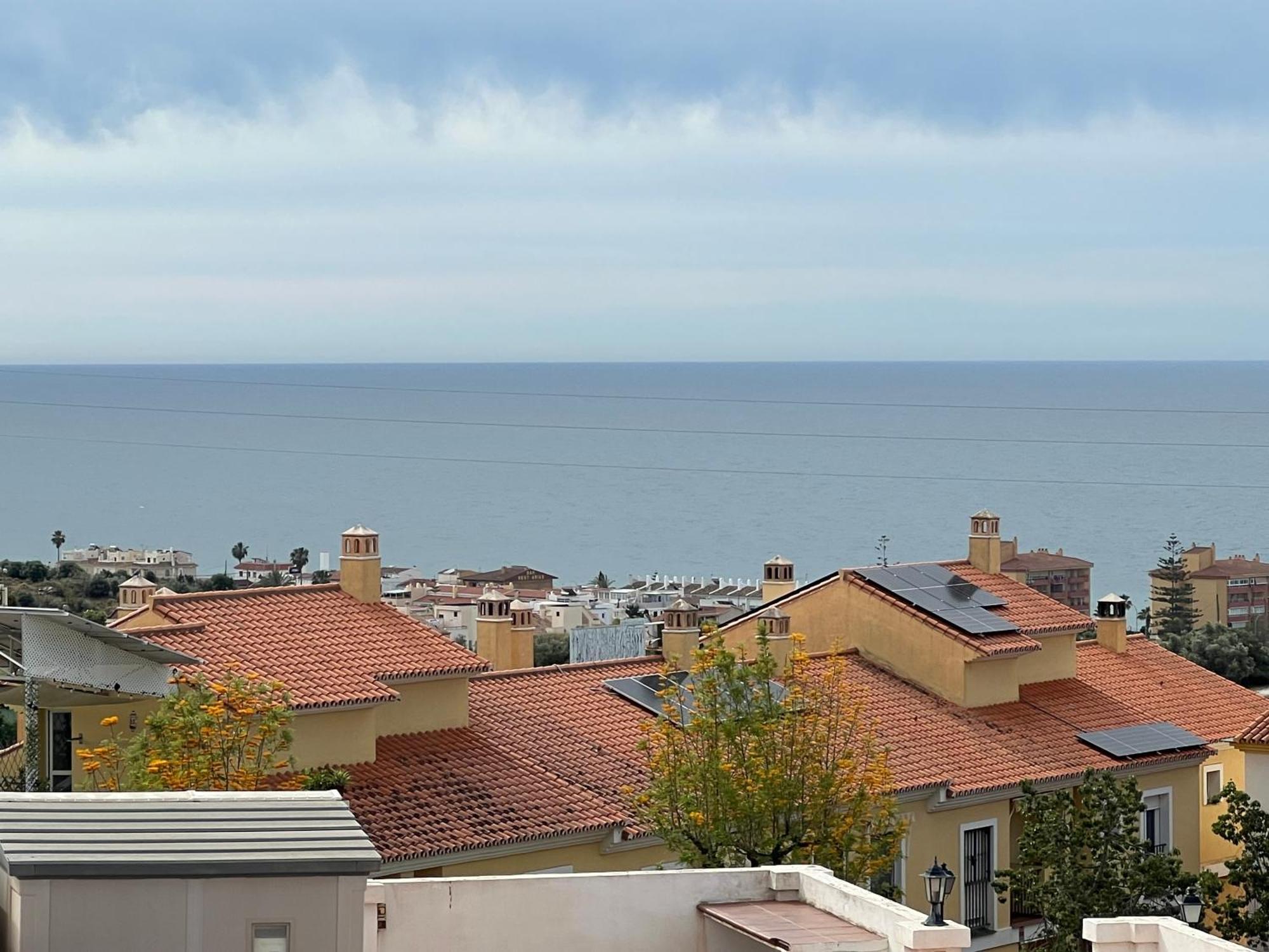 Appartement Atico Vistas Al Mar Golf ,Piscina Y Parking Albatros 2 à Rincón de la Victoria Extérieur photo